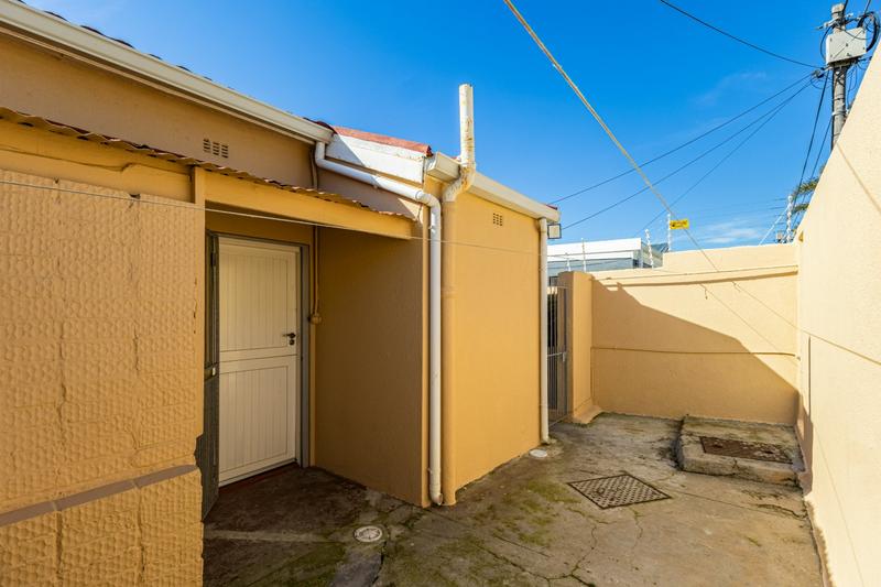 2 Bedroom Property for Sale in University Estate Western Cape
